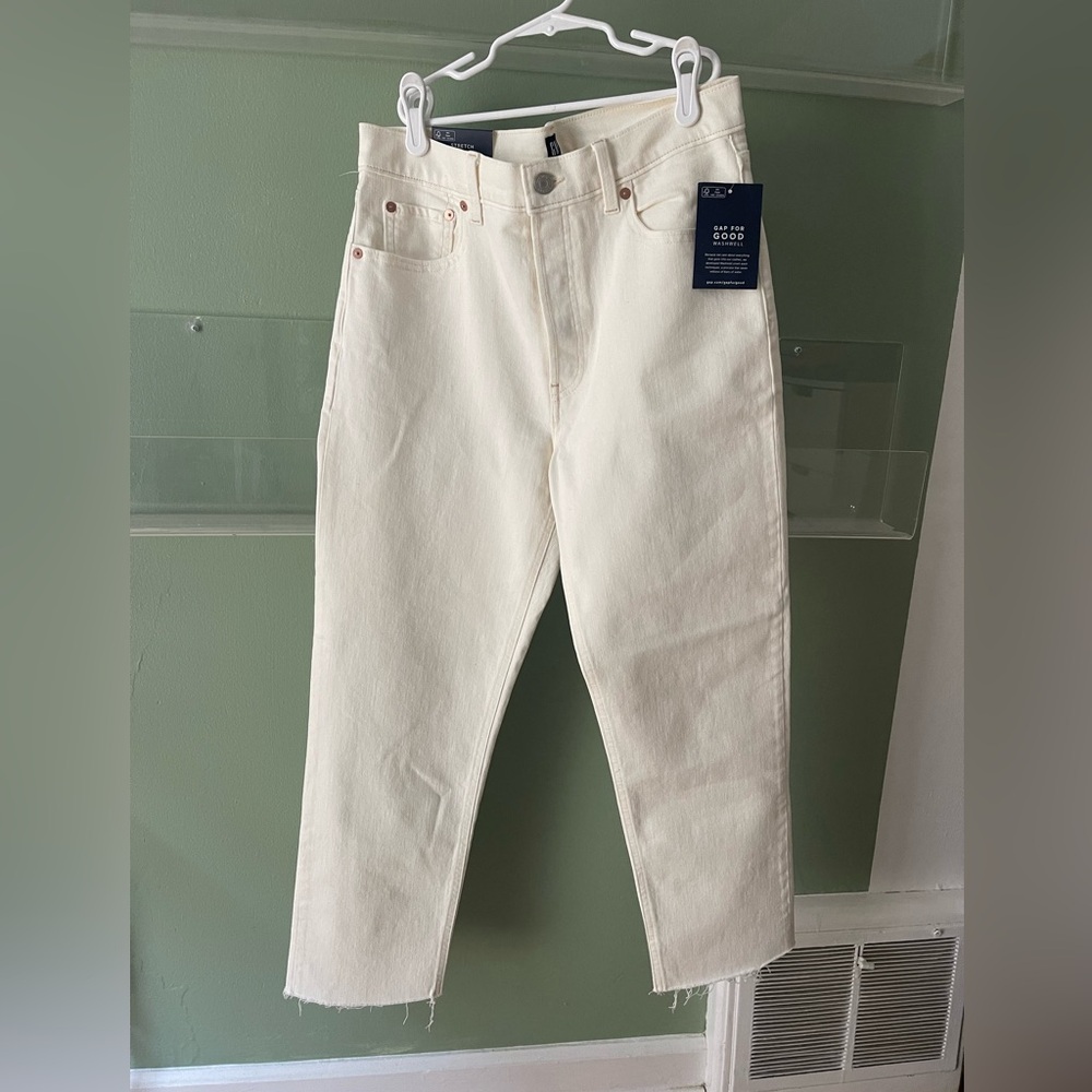 Gap High-Waisted Cheeky Straight Jeans